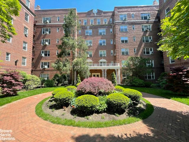7735 113th St Apt 3A, New York City, NY 11375