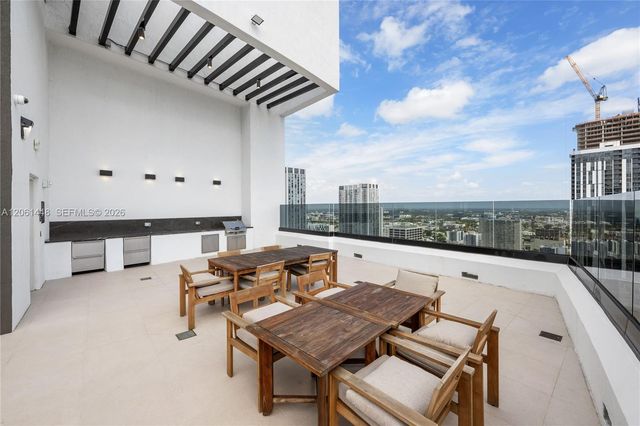 225 N Miami Ave 1506, Miami, FL 33128