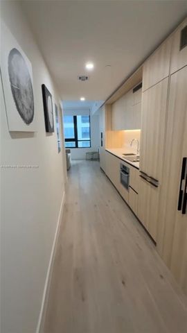 225 N Miami Ave 1506, Miami, FL 33128