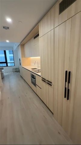 225 N Miami Ave 1506, Miami, FL 33128