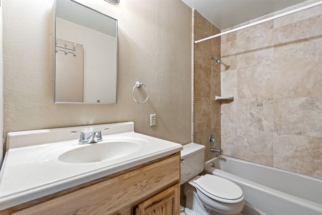 151 Gonzales Rd 42, Santa Fe, NM 87501