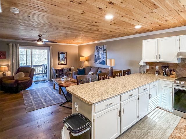 174 Grouse Moor Drive 2, Sugar Mountain, NC 28604