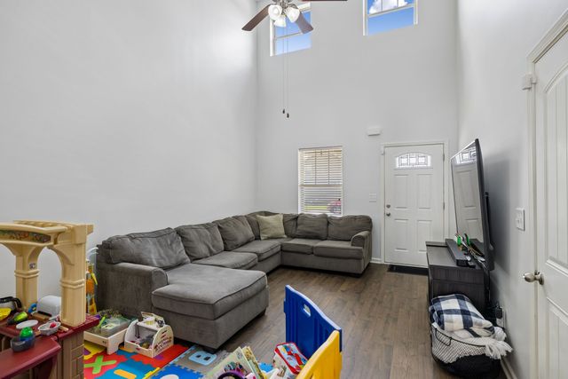 1040 Neeleys Bnd, Spring Hill, TN 37174