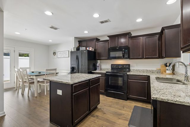 1040 Neeleys Bnd, Spring Hill, TN 37174