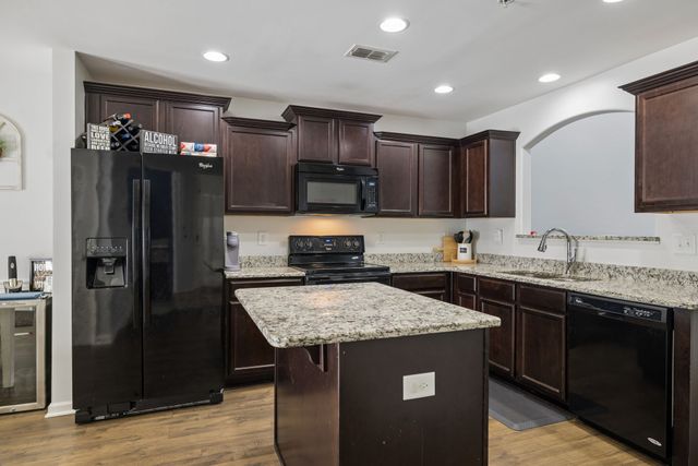 1040 Neeleys Bnd, Spring Hill, TN 37174