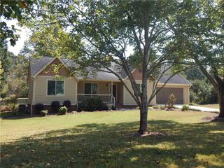 3292 Greystone Drive, Loganville, GA 30052