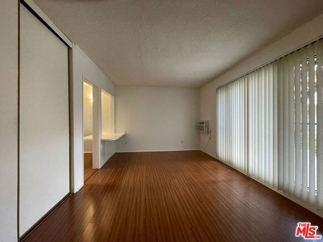 1152 N Poinsettia Place, Los Angeles, CA 90046