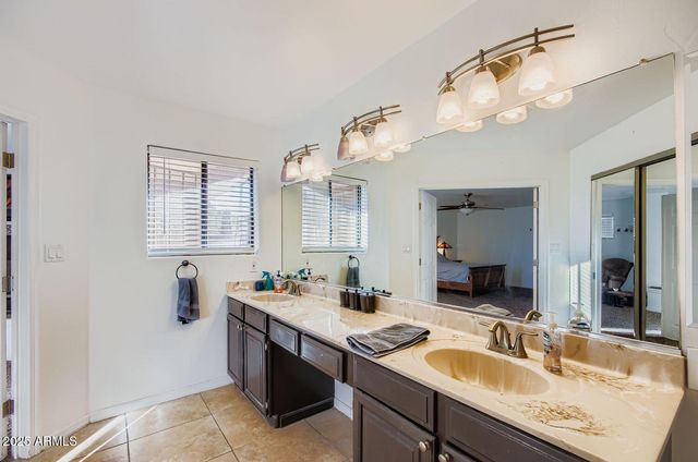 1543 E MISSION Lane, Phoenix, AZ 85020