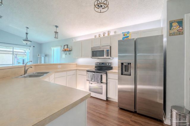 10549 Wilderness Ln, Pensacola, FL 32534