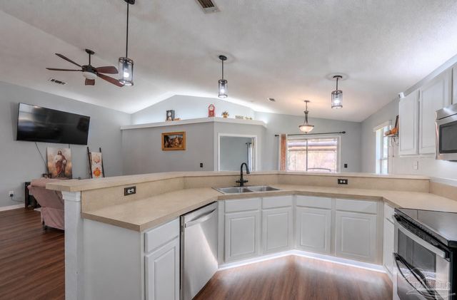 10549 Wilderness Ln, Pensacola, FL 32534