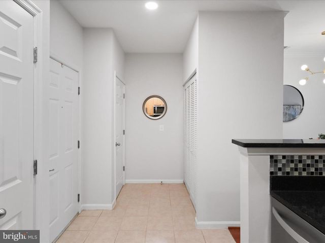 2465 ARMY NAVY DR #1-203, Arlington, VA 22206