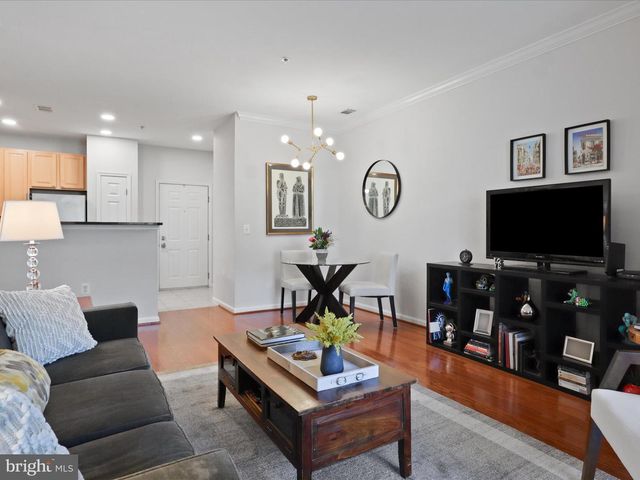 2465 ARMY NAVY DR #1-203, Arlington, VA 22206