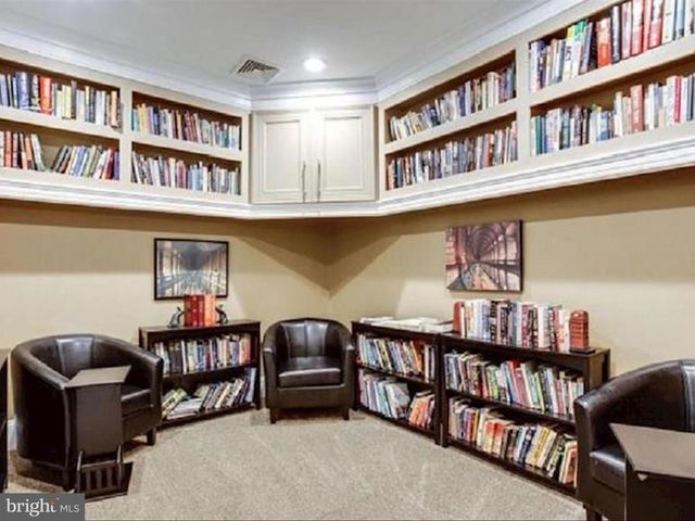 2465 ARMY NAVY DR #1-203, Arlington, VA 22206