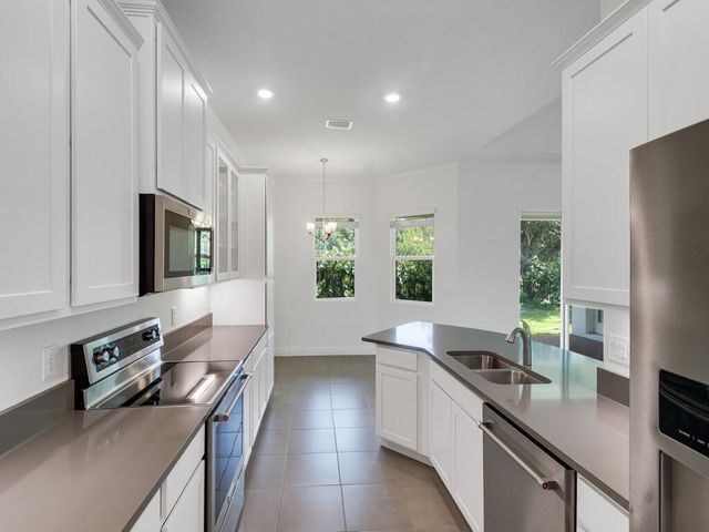 2545 Saint Lucia Circle, Vero Beach, FL 32967
