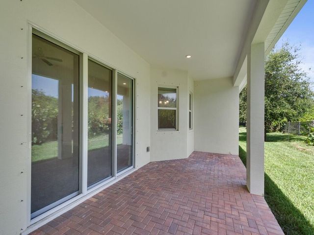 2545 Saint Lucia Circle, Vero Beach, FL 32967