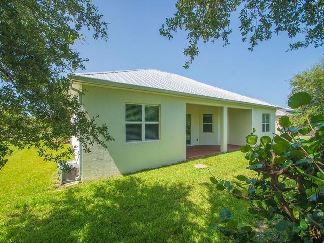 2545 Saint Lucia Circle, Vero Beach, FL 32967