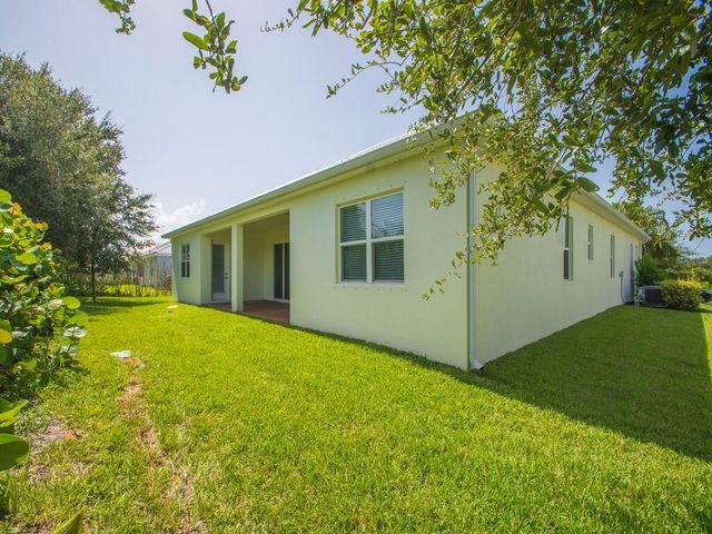2545 Saint Lucia Circle, Vero Beach, FL 32967