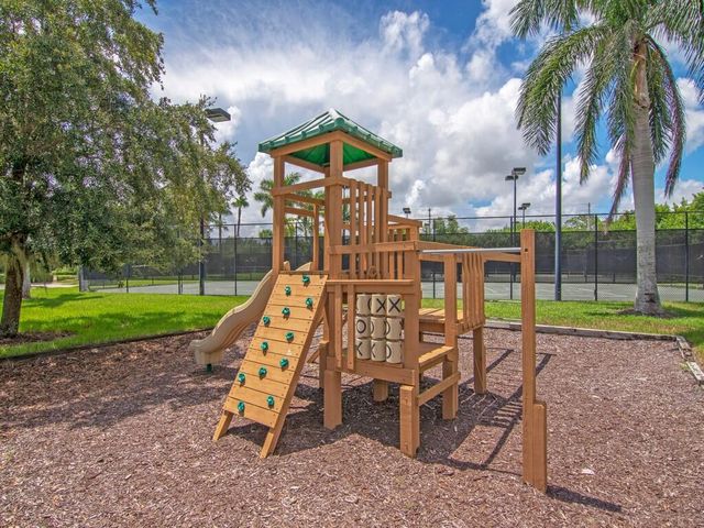 2545 Saint Lucia Circle, Vero Beach, FL 32967