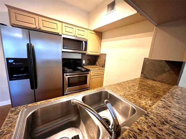 2106 Cullen Ave 112, Austin, TX 78757