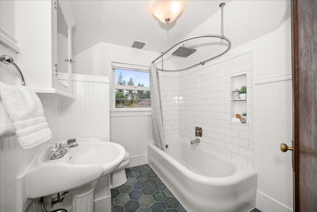 42 W 23rd Ave, Spokane, WA 99203