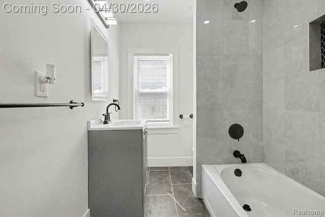 6366 Dellwood Drive, Waterford, MI 48329