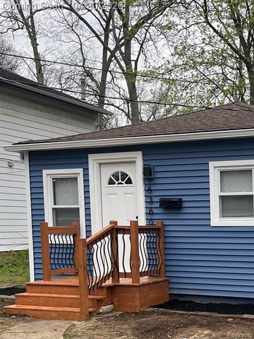 6366 Dellwood Drive, Waterford, MI 48329