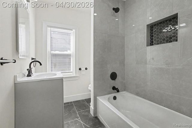 6366 Dellwood Drive, Waterford, MI 48329