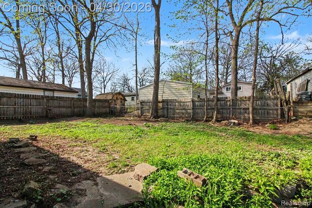 6366 Dellwood Drive, Waterford, MI 48329