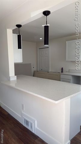 6366 Dellwood Drive, Waterford, MI 48329