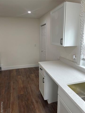 6366 Dellwood Drive, Waterford, MI 48329