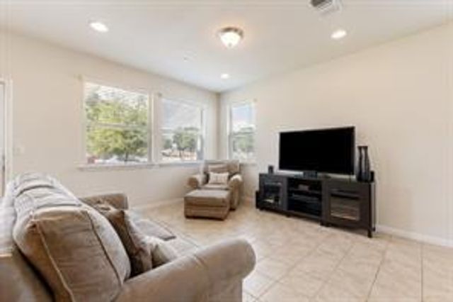 1001 ZODIAC LN 50, Round Rock, TX 78665