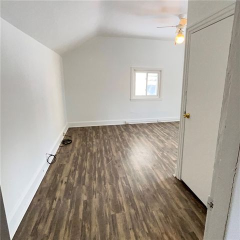 1360 Center St, Mckees Rocks, PA 15136