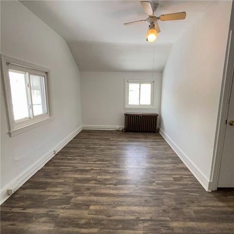 1360 Center St, Mckees Rocks, PA 15136