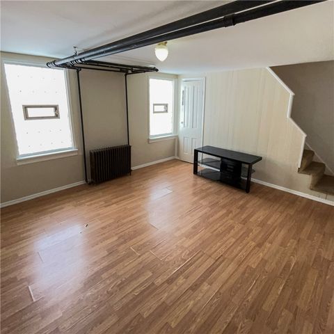 1360 Center St, Mckees Rocks, PA 15136