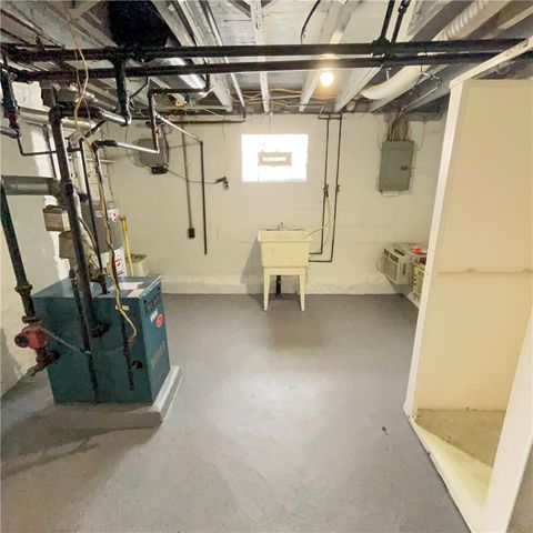 1360 Center St, Mckees Rocks, PA 15136