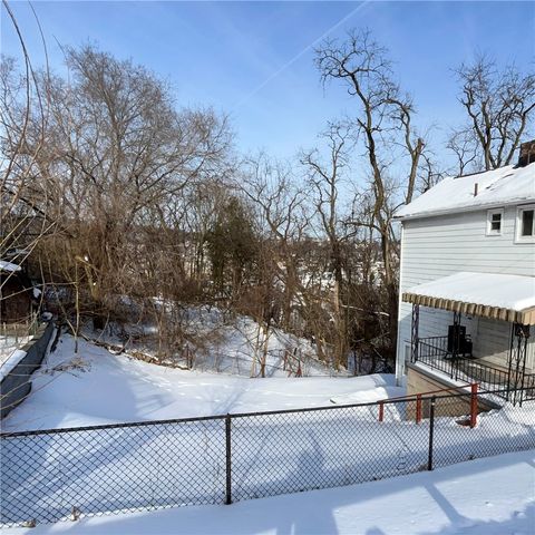 1360 Center St, Mckees Rocks, PA 15136