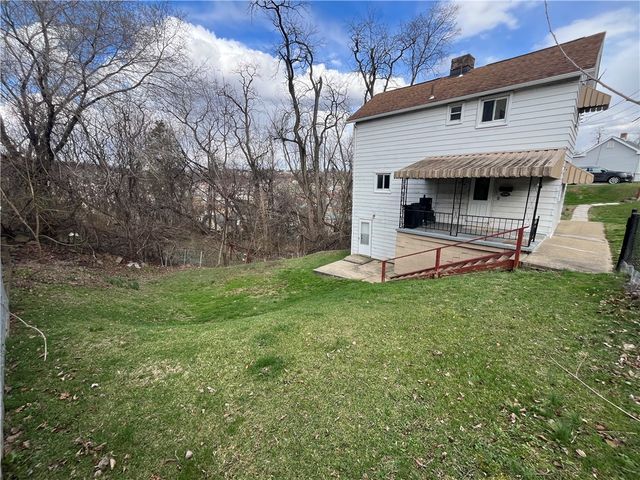 1360 Center St, Mckees Rocks, PA 15136