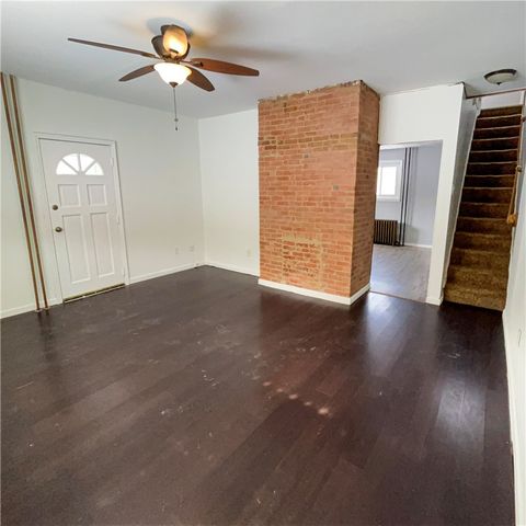 1360 Center St, Mckees Rocks, PA 15136