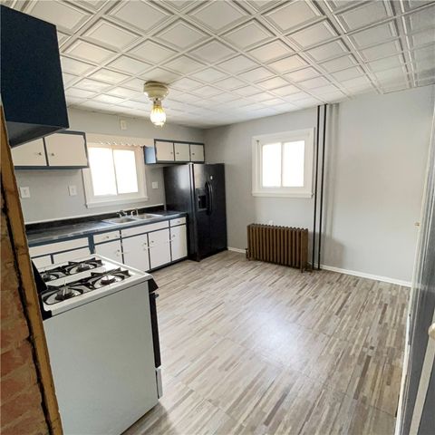 1360 Center St, Mckees Rocks, PA 15136