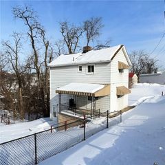 1360 Center St, Mckees Rocks, PA 15136