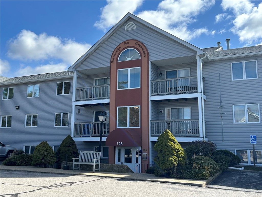 728 Beverage Hill Avenue 14, Pawtucket, RI 02861