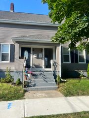 92 Lawrence St A, Framingham, MA 01702