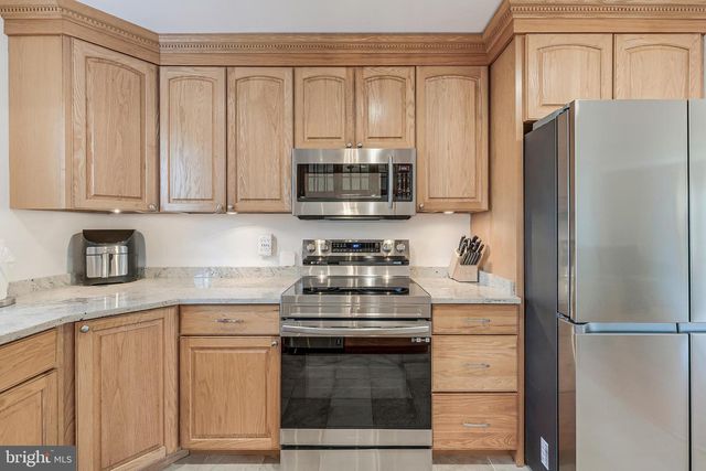 1109 DEVON ST, Herndon, VA 20170