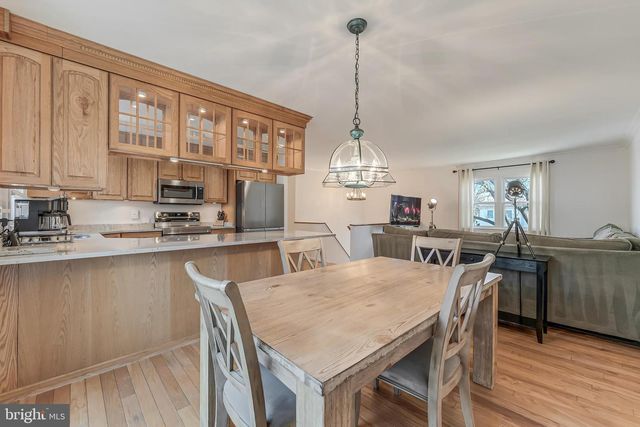 1109 DEVON ST, Herndon, VA 20170