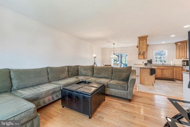 1109 DEVON ST, Herndon, VA 20170