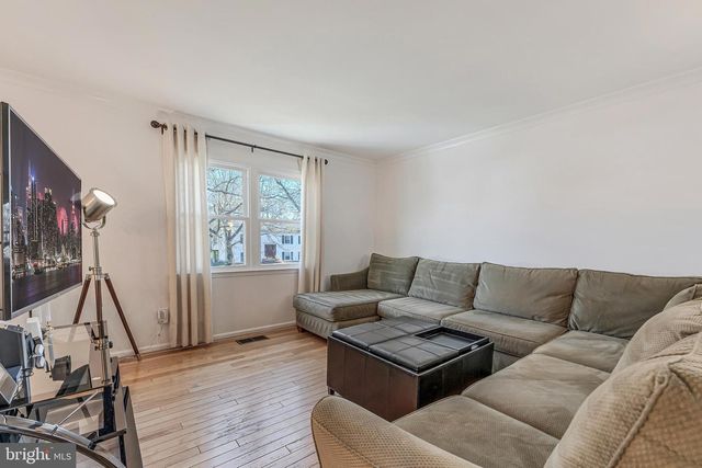 1109 DEVON ST, Herndon, VA 20170