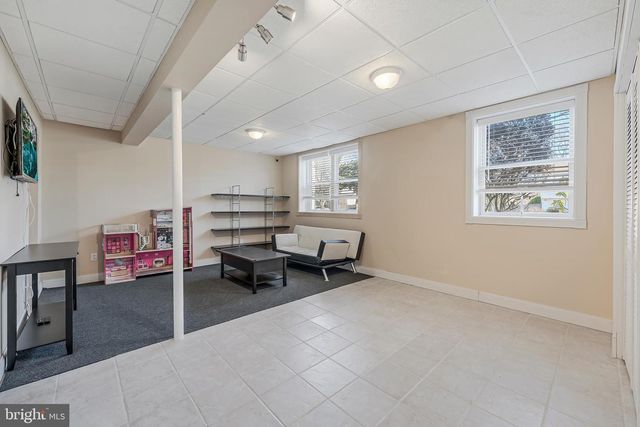 1109 DEVON ST, Herndon, VA 20170