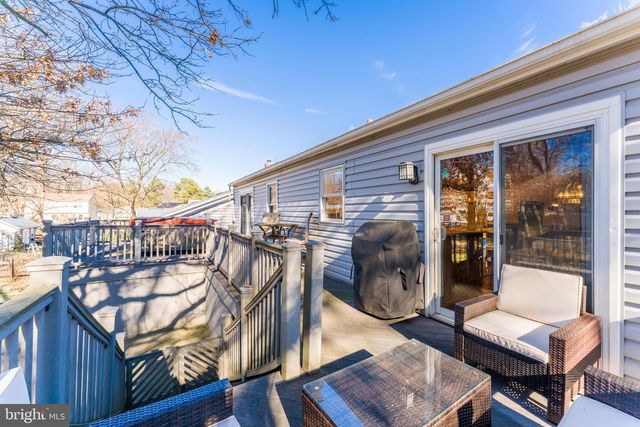 1109 DEVON ST, Herndon, VA 20170