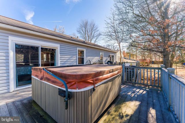 1109 DEVON ST, Herndon, VA 20170