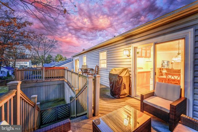 1109 DEVON ST, Herndon, VA 20170